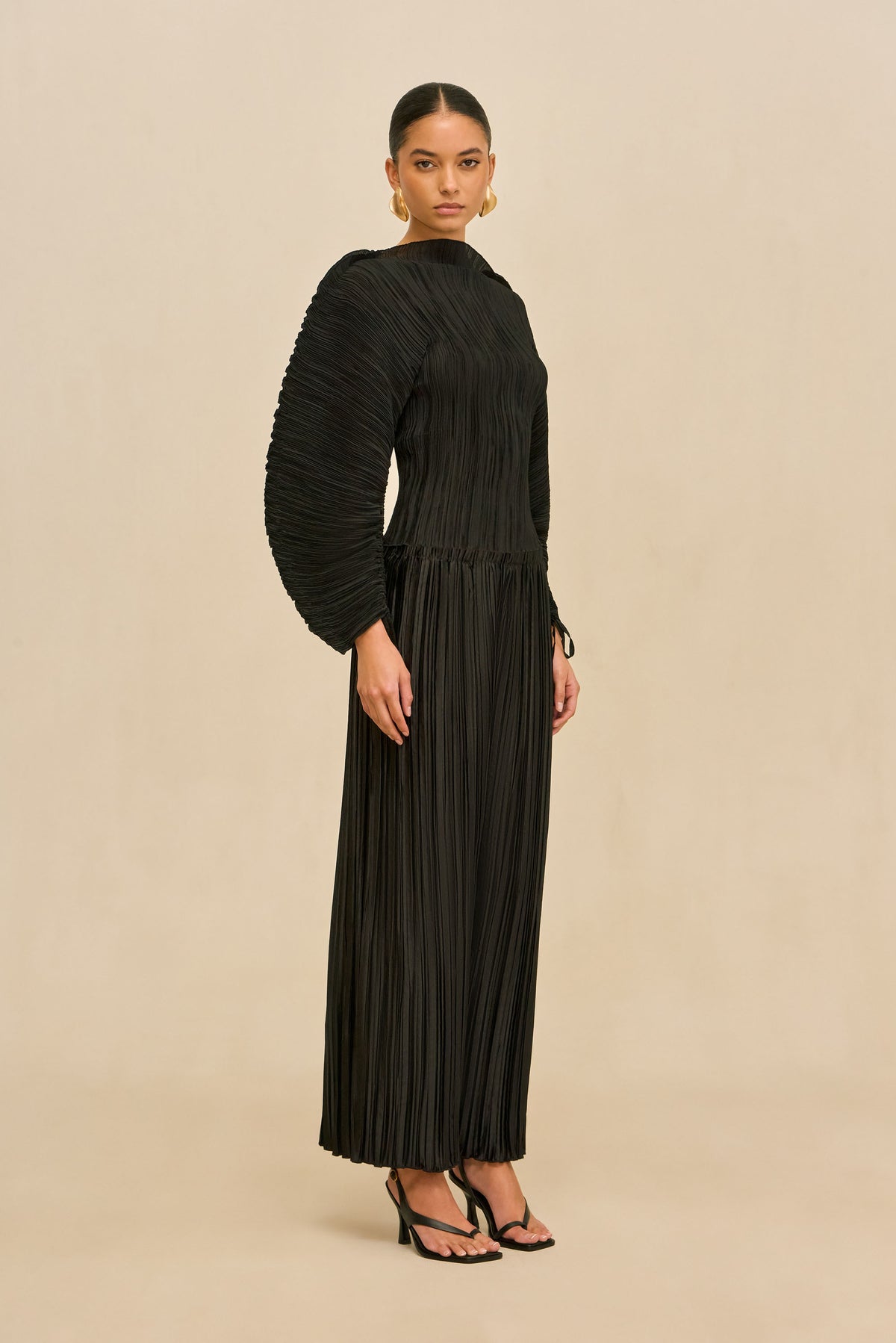 BEGA TOP - BLACK