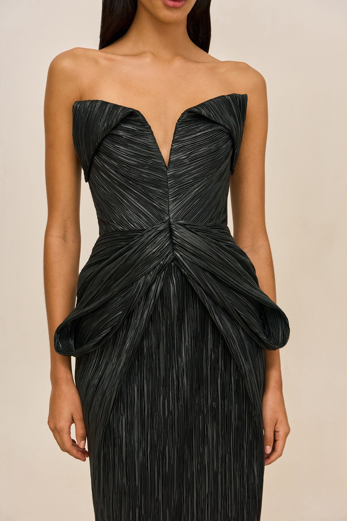 BREALIS GOWN - BLACK