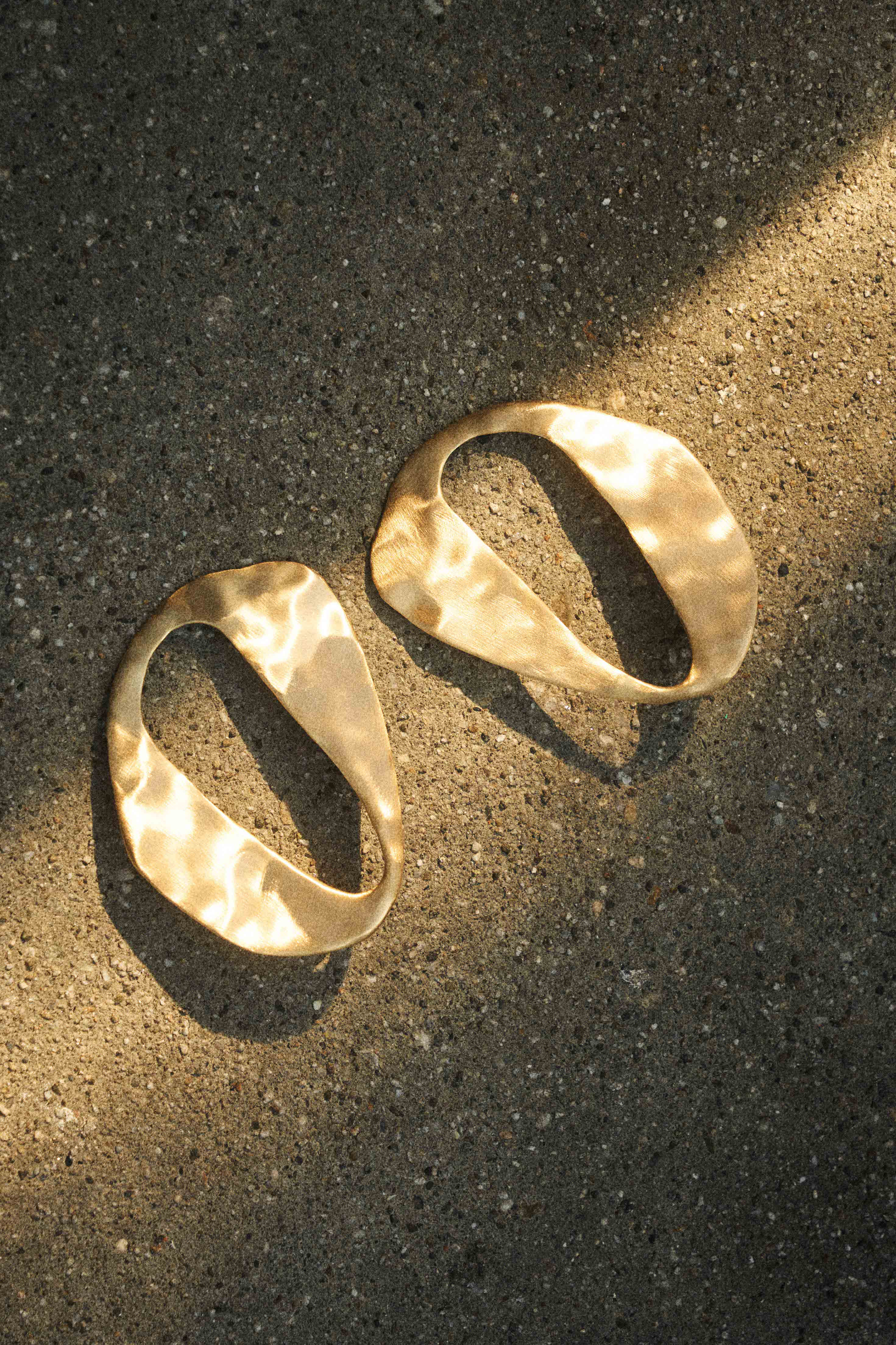 RUE EARRING - BRUSHED BRASS