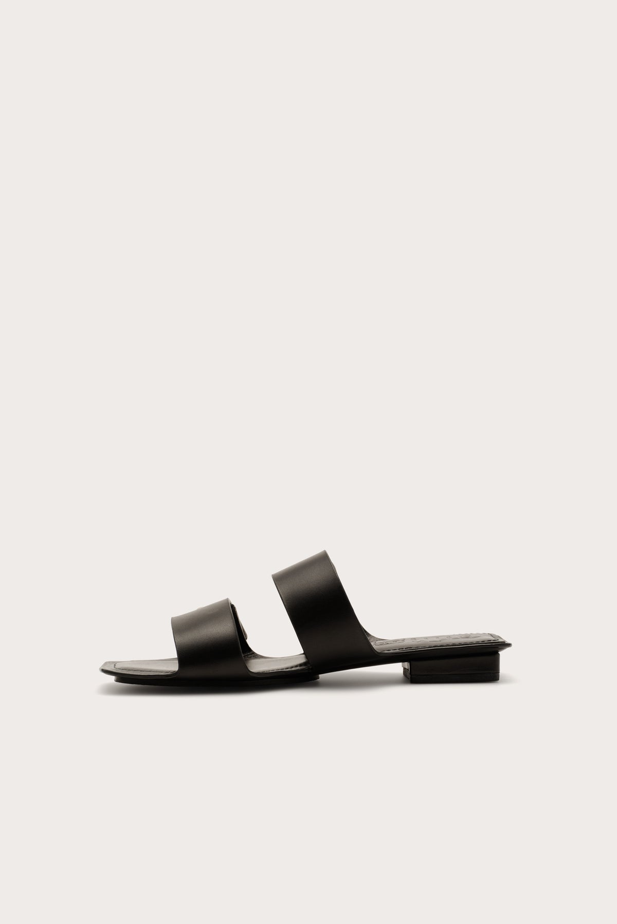 EZRA SANDAL - BLACK
