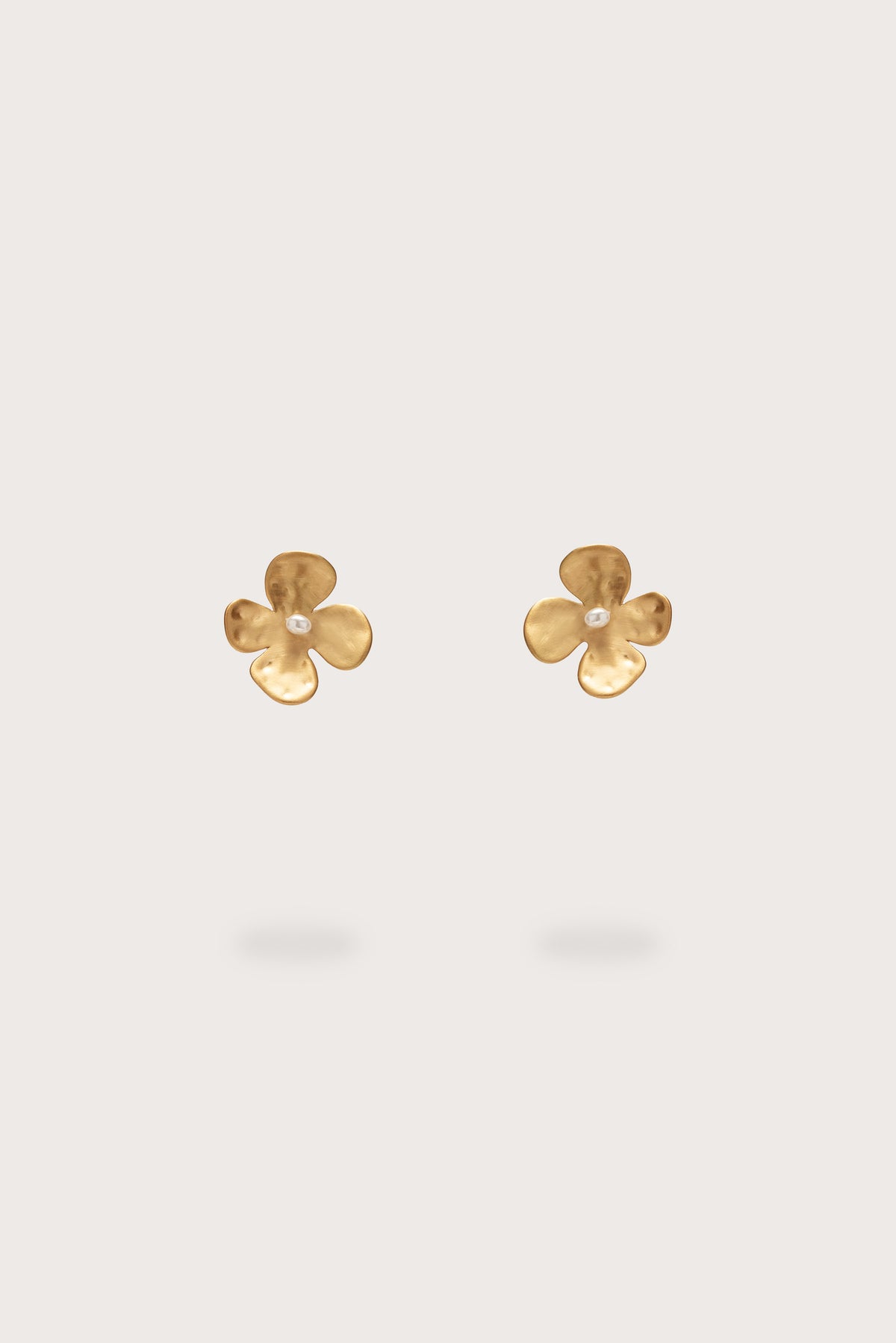LUCKY MINI EARRING - BRUSHED BRASS