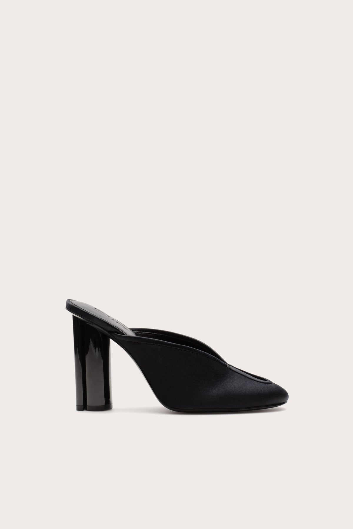 PIA MULE - BLACK