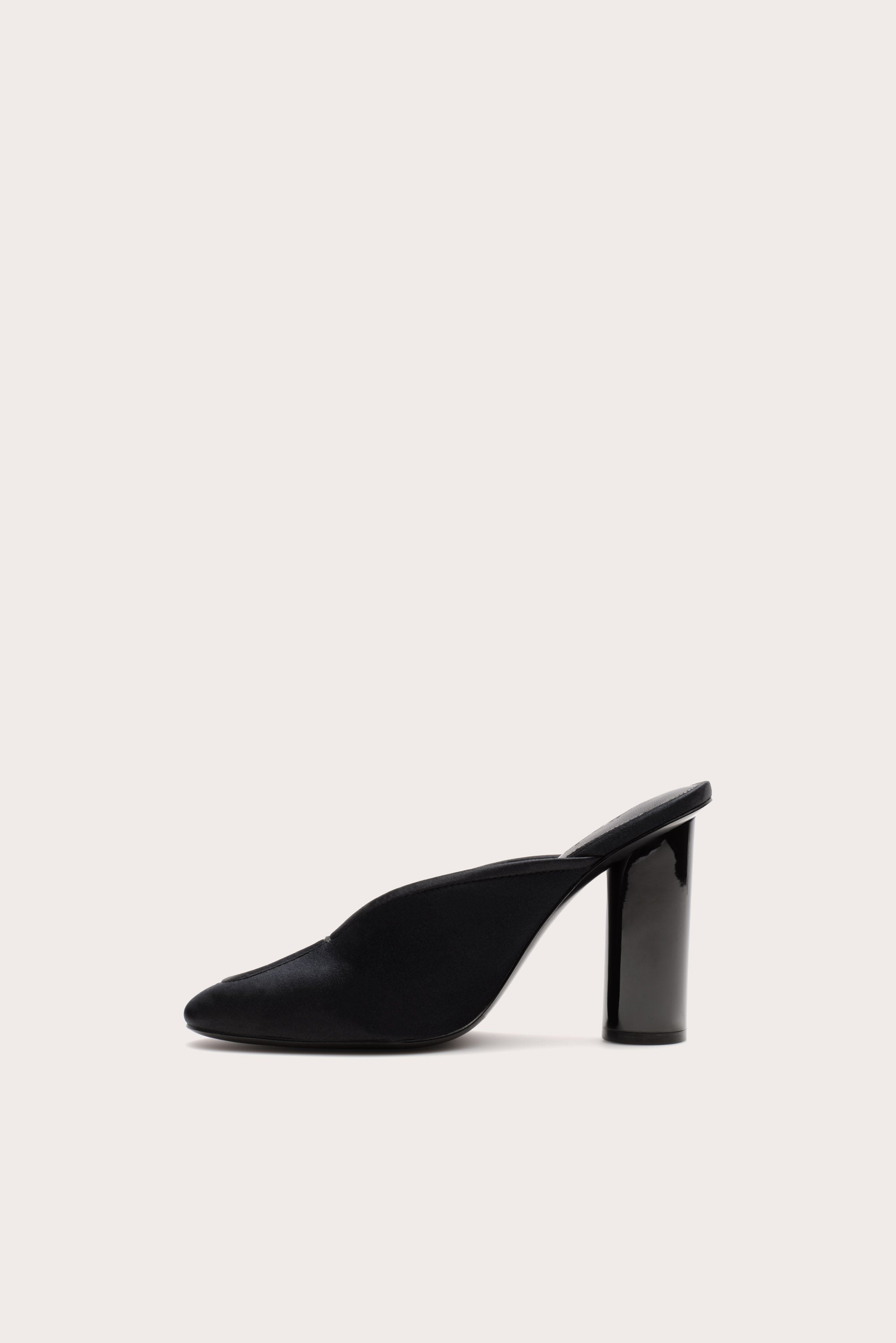 PIA MULE - BLACK